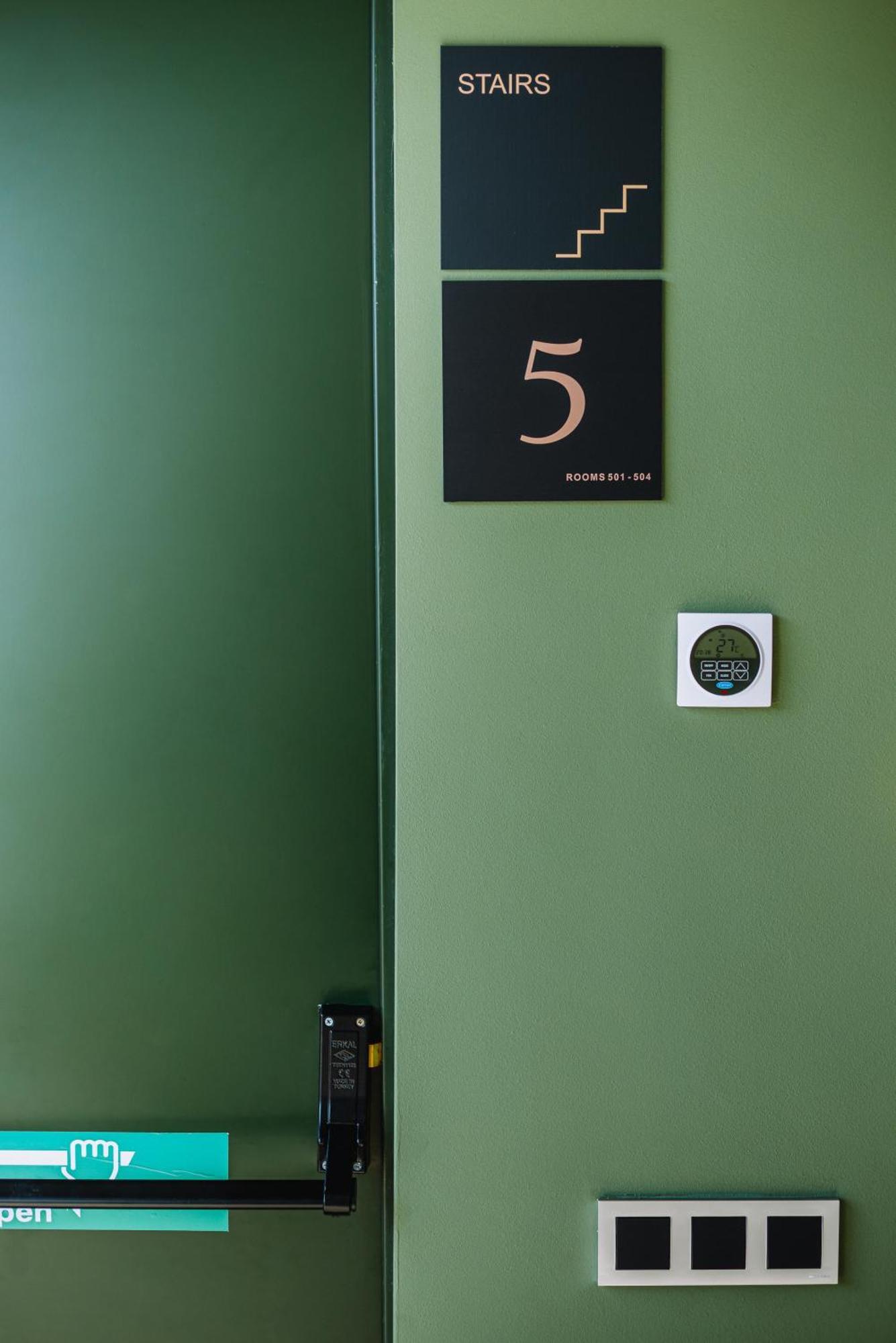 Hotel Twenties Tbilisi - Stay & Dine Buitenkant foto
