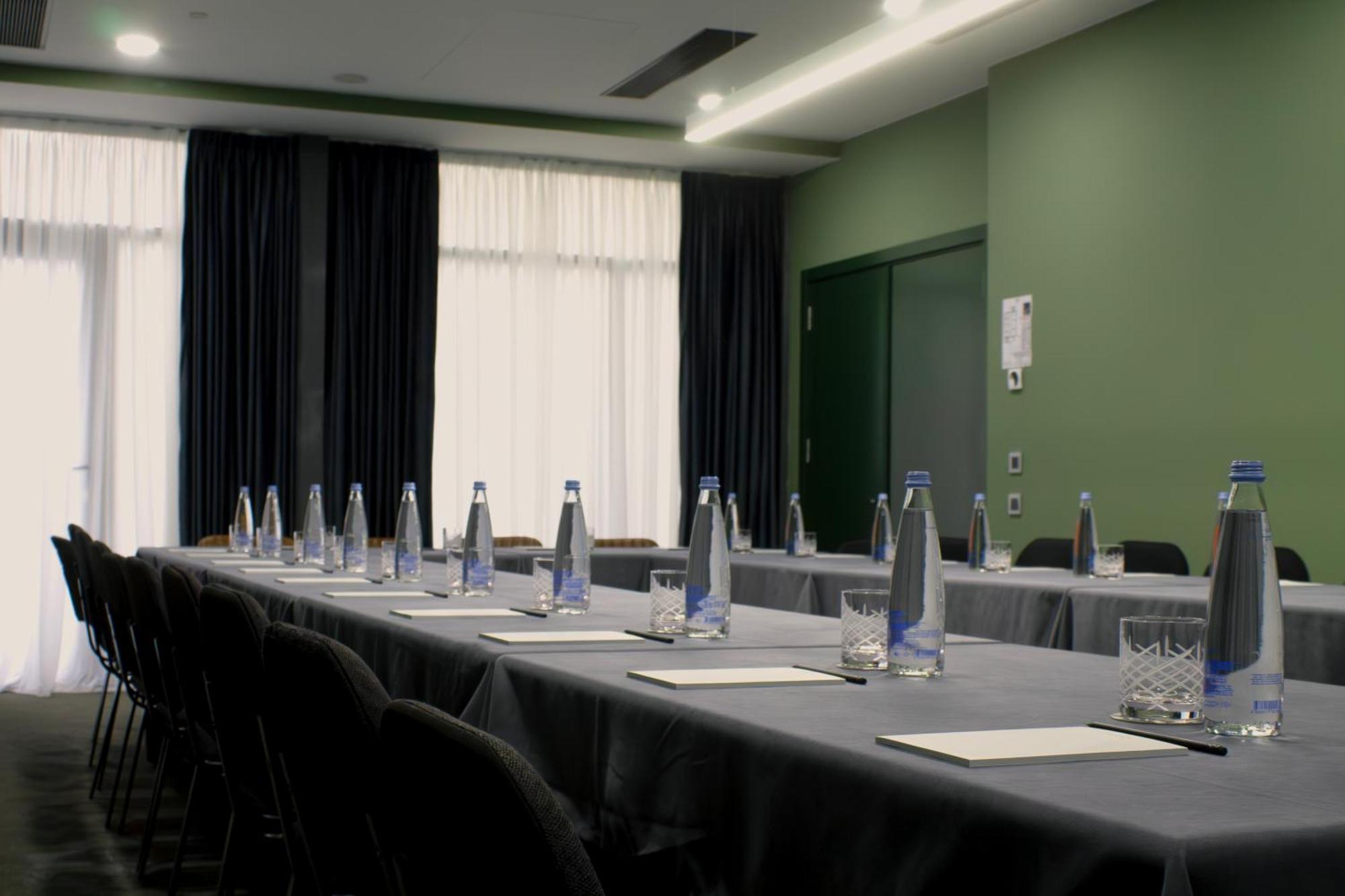 Hotel Twenties Tbilisi - Stay & Dine Buitenkant foto