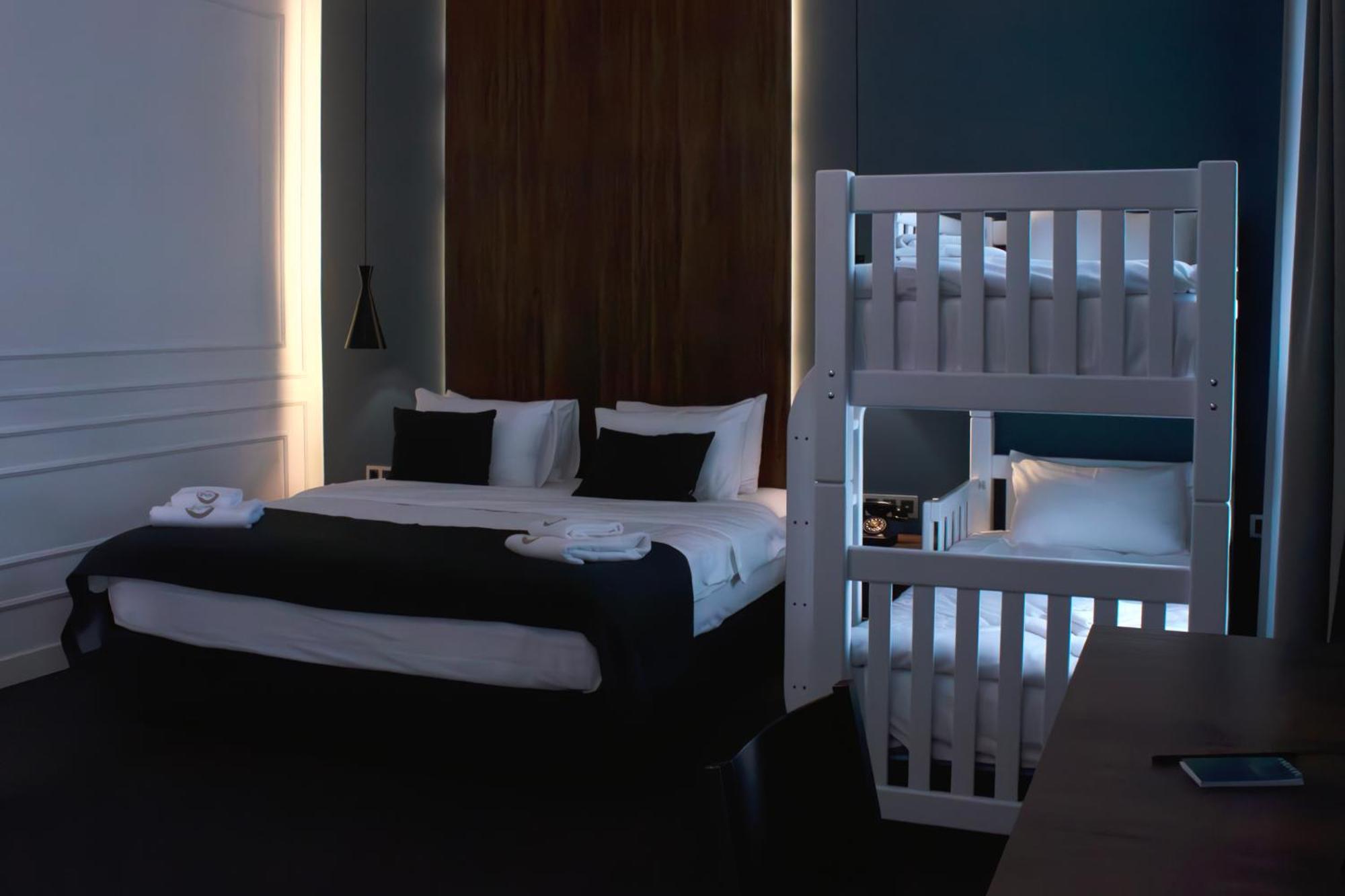 Hotel Twenties Tbilisi - Stay & Dine Buitenkant foto